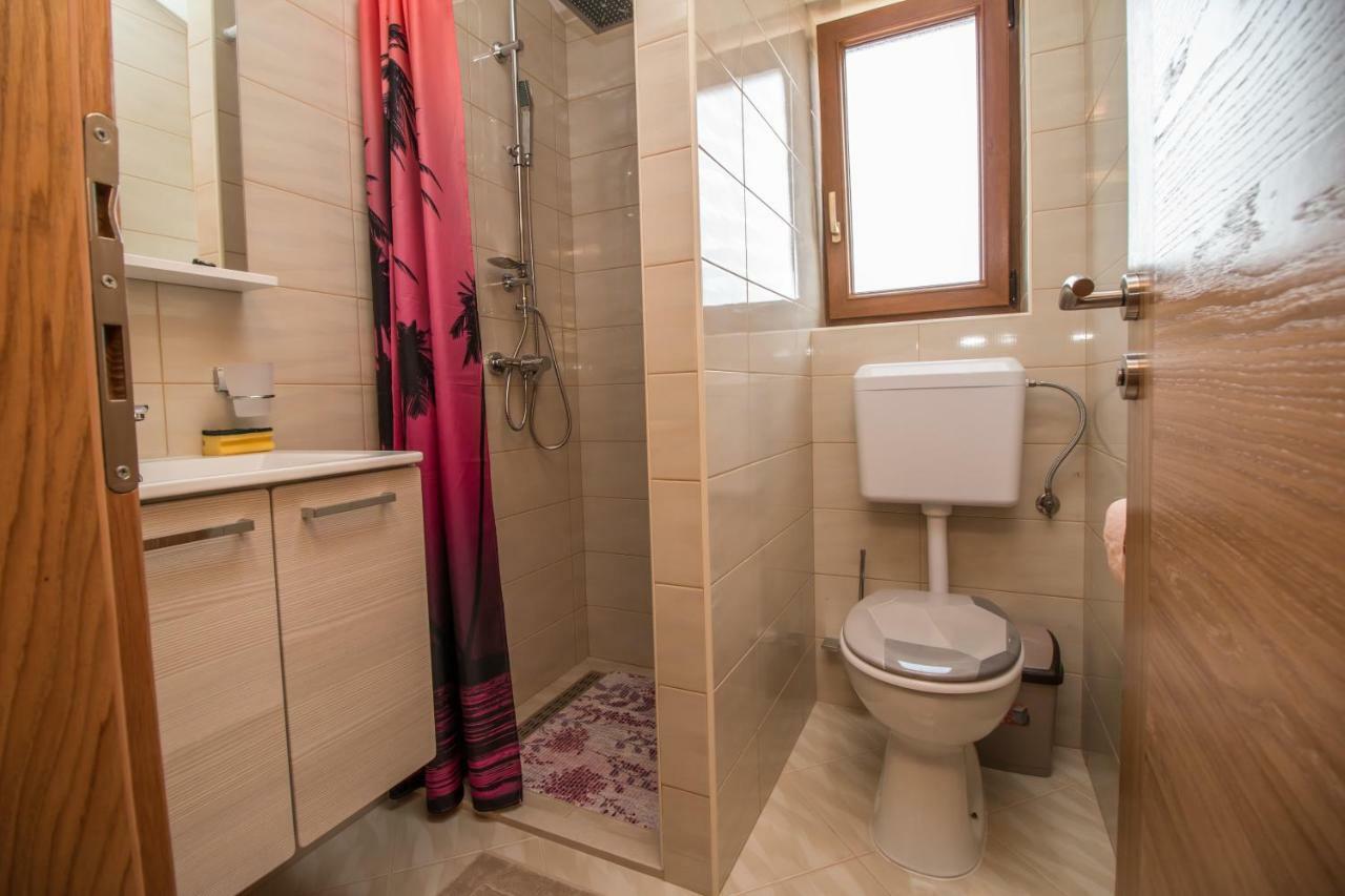 Nice Place Rovinj Bagian luar foto