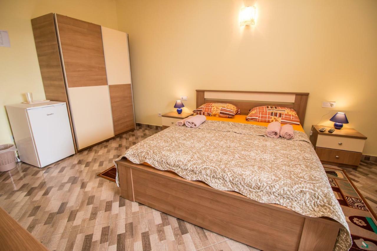 Nice Place Rovinj Bagian luar foto