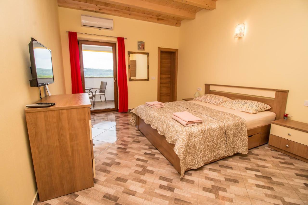 Nice Place Rovinj Bagian luar foto