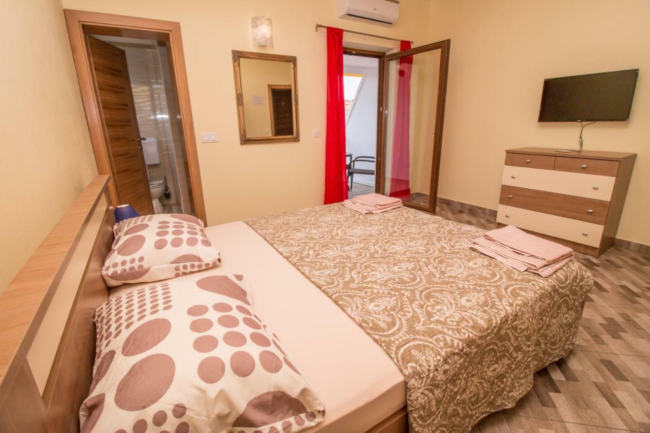 Nice Place Rovinj Bagian luar foto