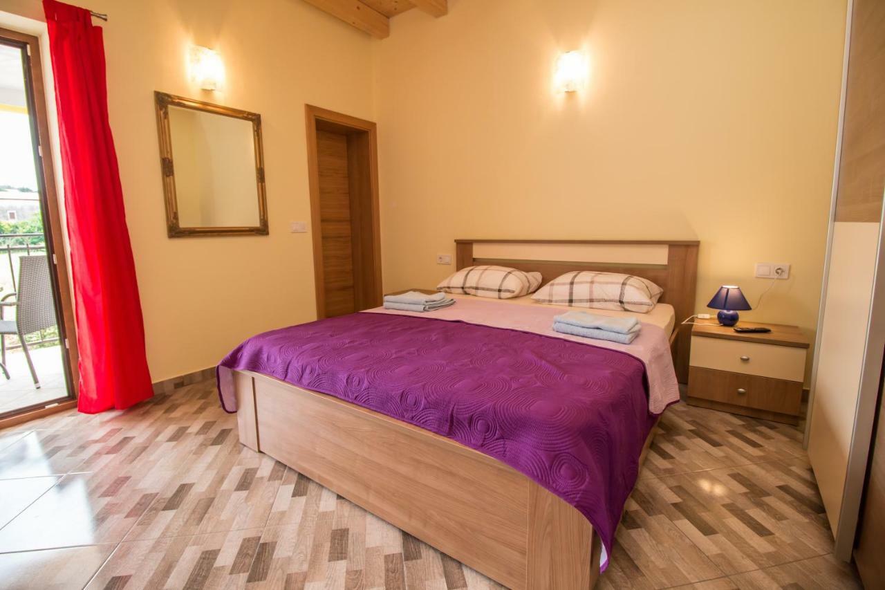 Nice Place Rovinj Bagian luar foto