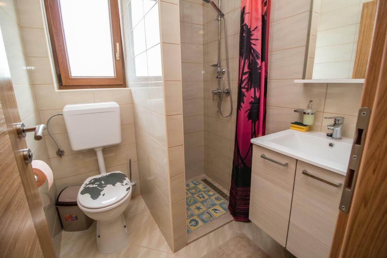 Nice Place Rovinj Bagian luar foto