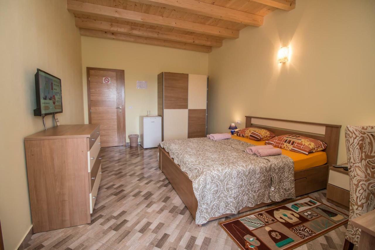 Nice Place Rovinj Bagian luar foto