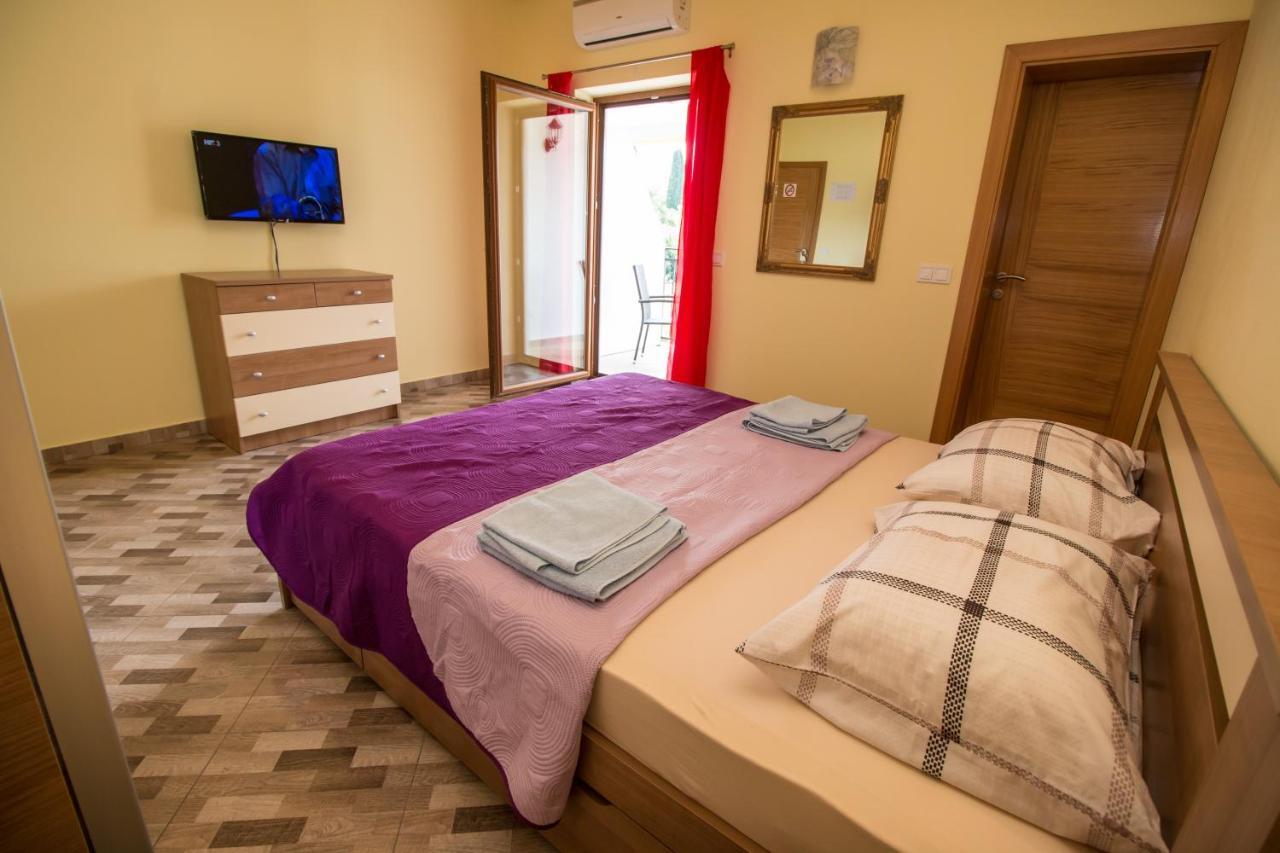 Nice Place Rovinj Bagian luar foto