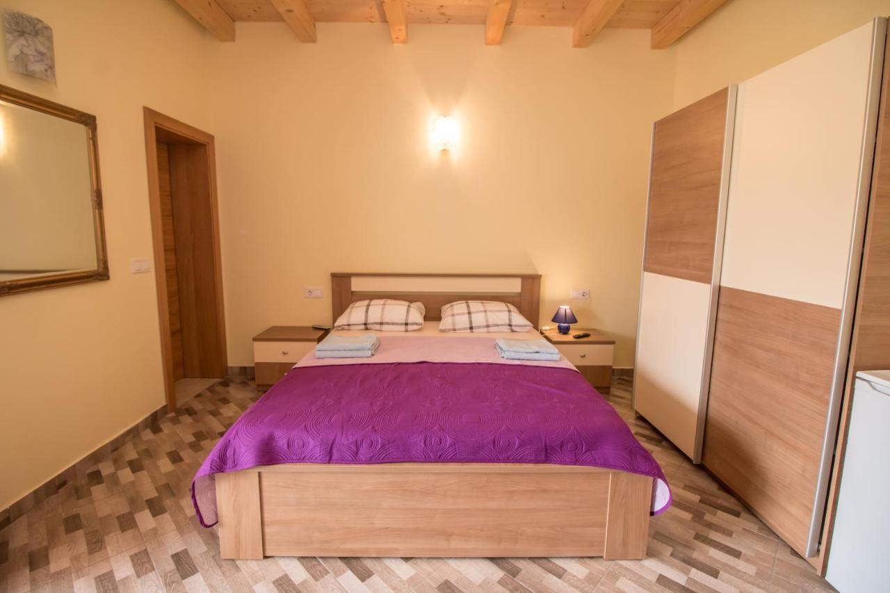 Nice Place Rovinj Bagian luar foto
